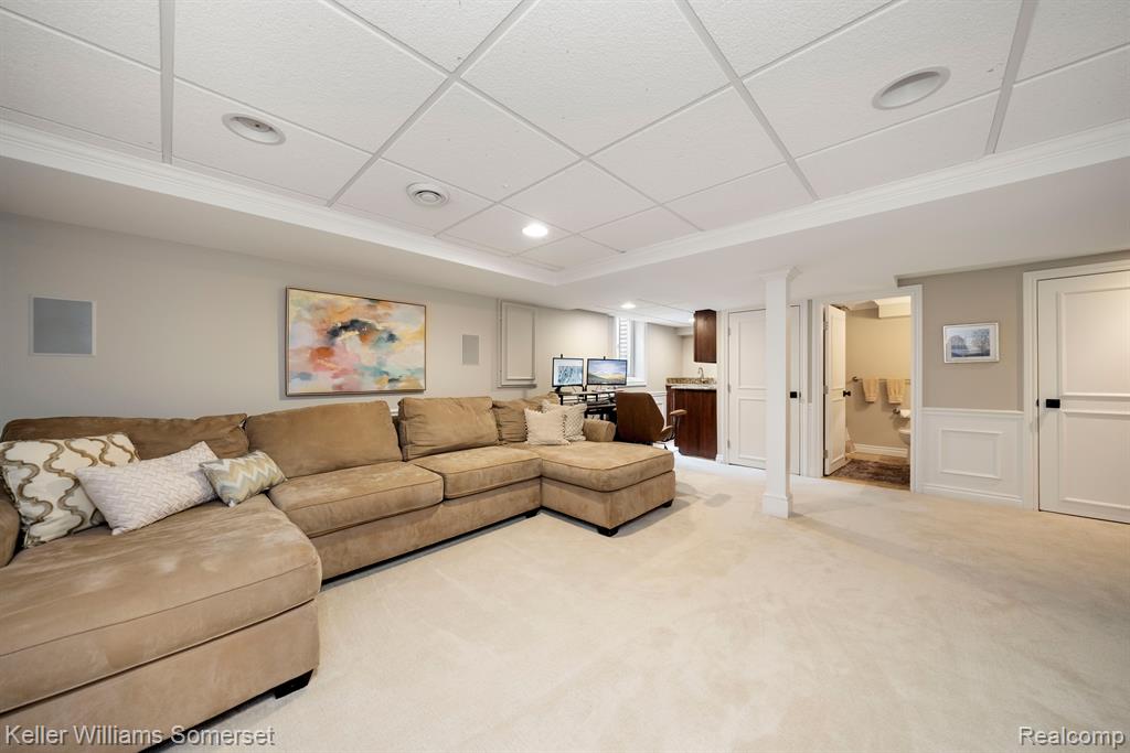 839 COOK Road, Grosse Pointe Woods, MI 48236 — Photo 27