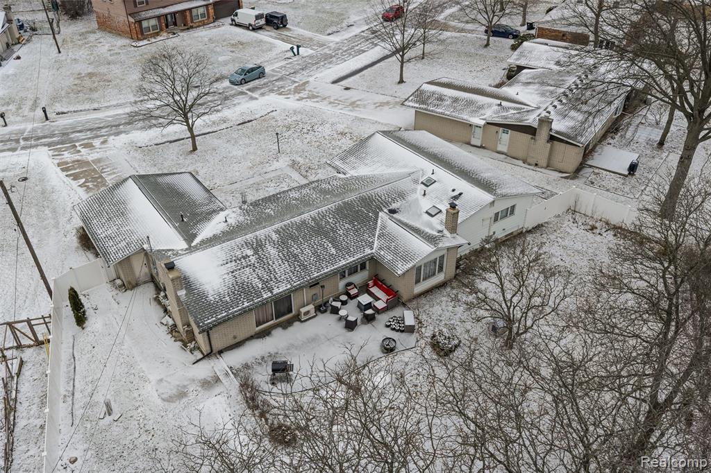 25376 Lyncastle Street, Farmington, MI, 48336