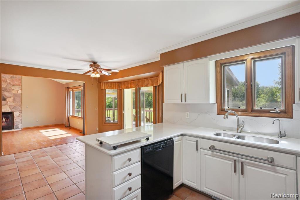 4747 WINDBERRY Lane, Milford, MI 48380 — Photo 18