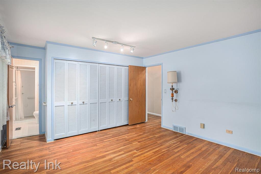 458 Shagbark Drive, Rochester Hills, MI 48309 — Photo 6
