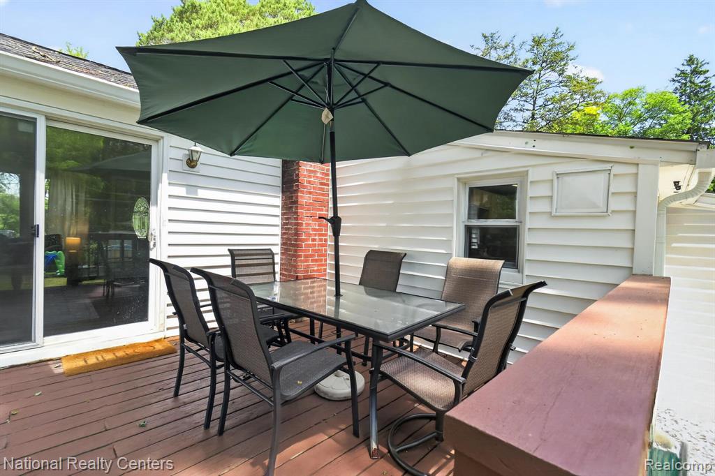 2465 Fairbury, Wixom, MI 48393 — Photo 31