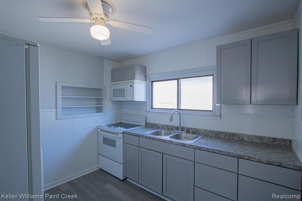 8493 Jewett Avenue, Warren, MI 48089 — Photo 8