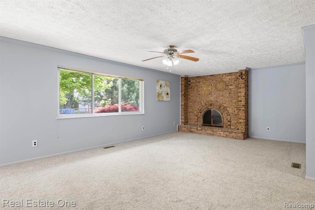 39764 BONNIE COURT, Clinton Twp, MI 48038 — Photo 12