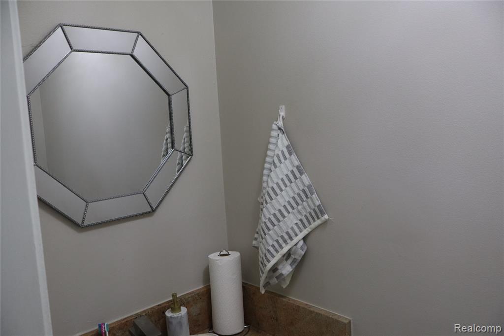 39552 Forbes Drive, Sterling Heights, MI 48310 — Photo 28