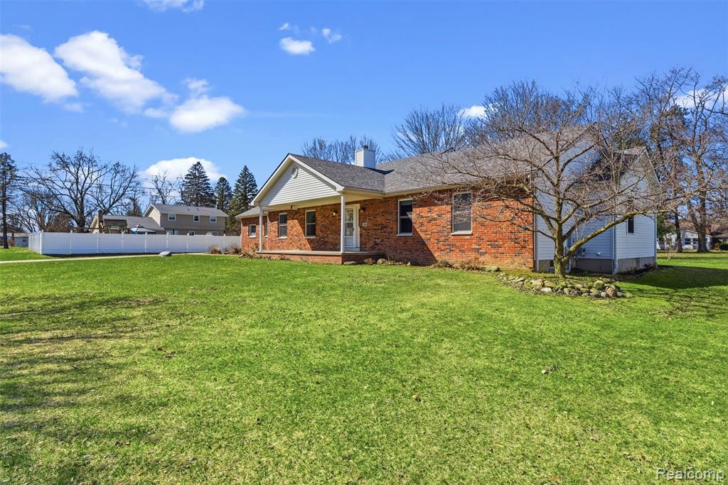 2363 Willowdale Drive, Burton, MI 48509 — Photo 2