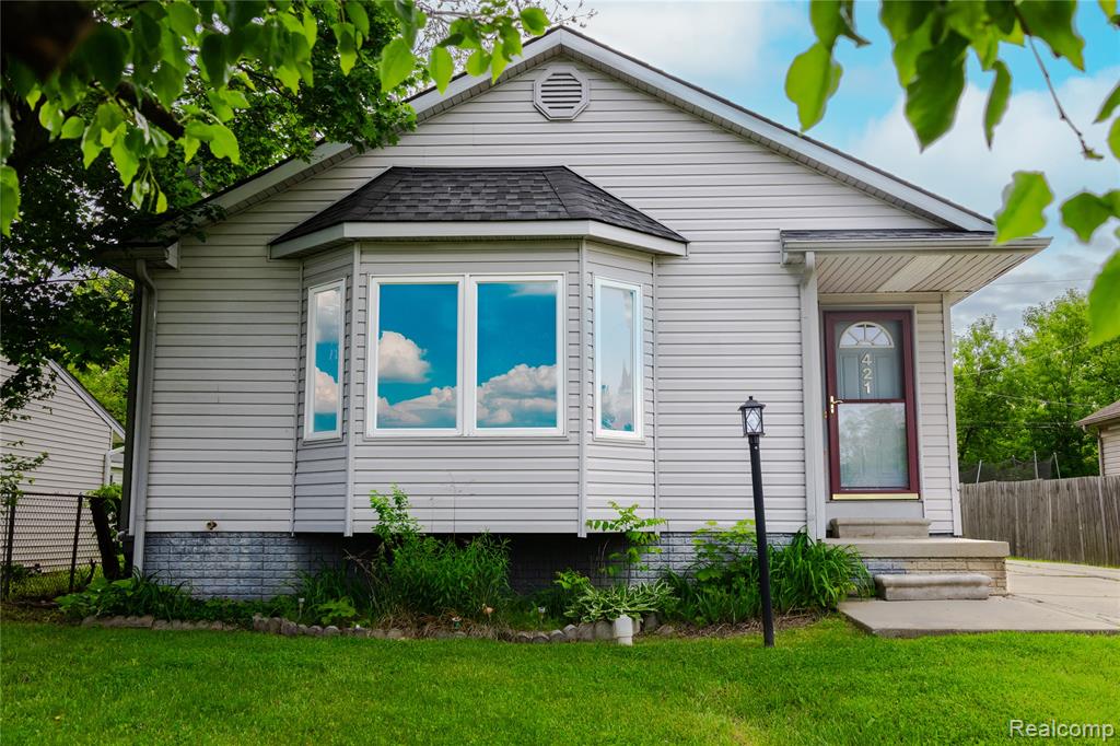 421 Harvey Avenue, Pontiac, MI 48341 — front exterior