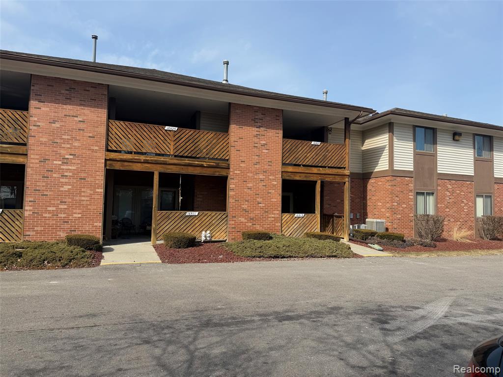 16525 WOODLANE, 138, Fraser, MI 48026 — Photo 4