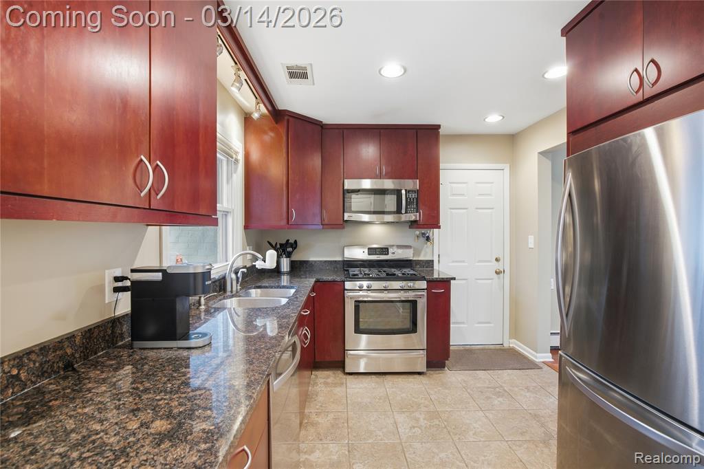 16145 Madoline Street, Beverly Hills, MI 48025 — Photo 7