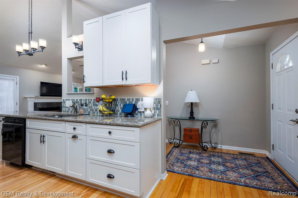 925 Sarah Road, Pinckney, MI 48169 — Photo 11