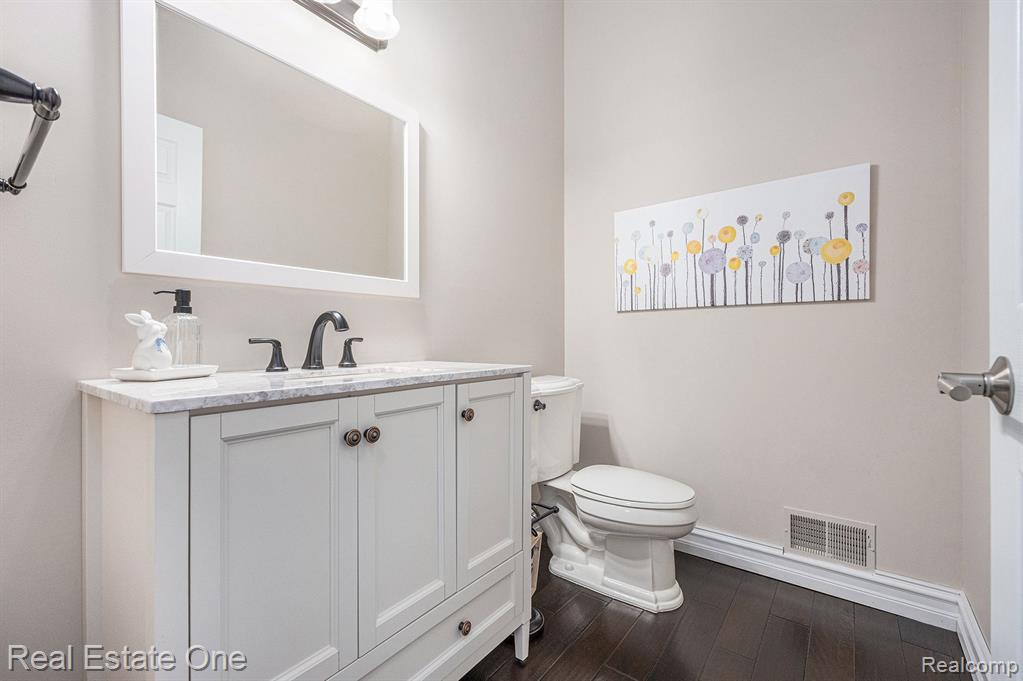 562 SPRINGVIEW Drive, Rochester, MI 48307 — Photo 11