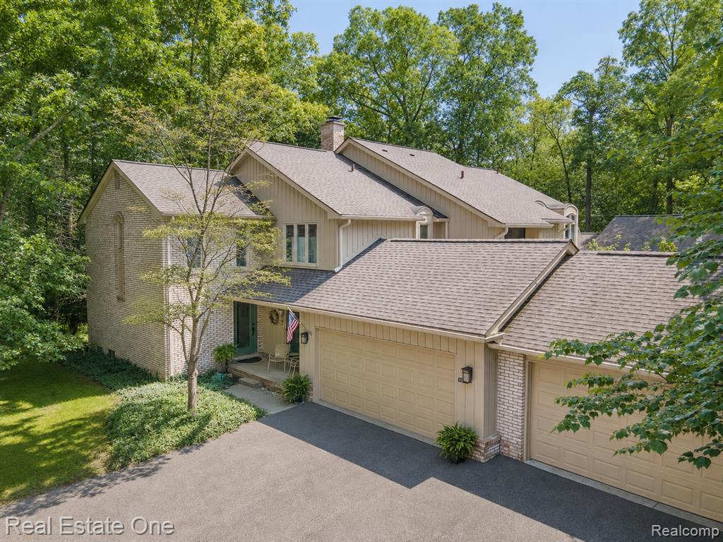 1361 Knollcrest Circle, Bloomfield Hills, MI 48304