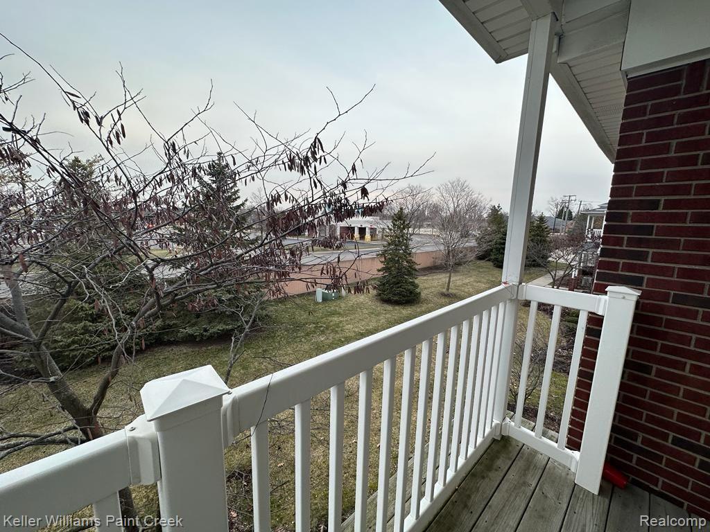 5739 Twin Oaks Drive, Sterling Heights, MI 48314 — Photo 2