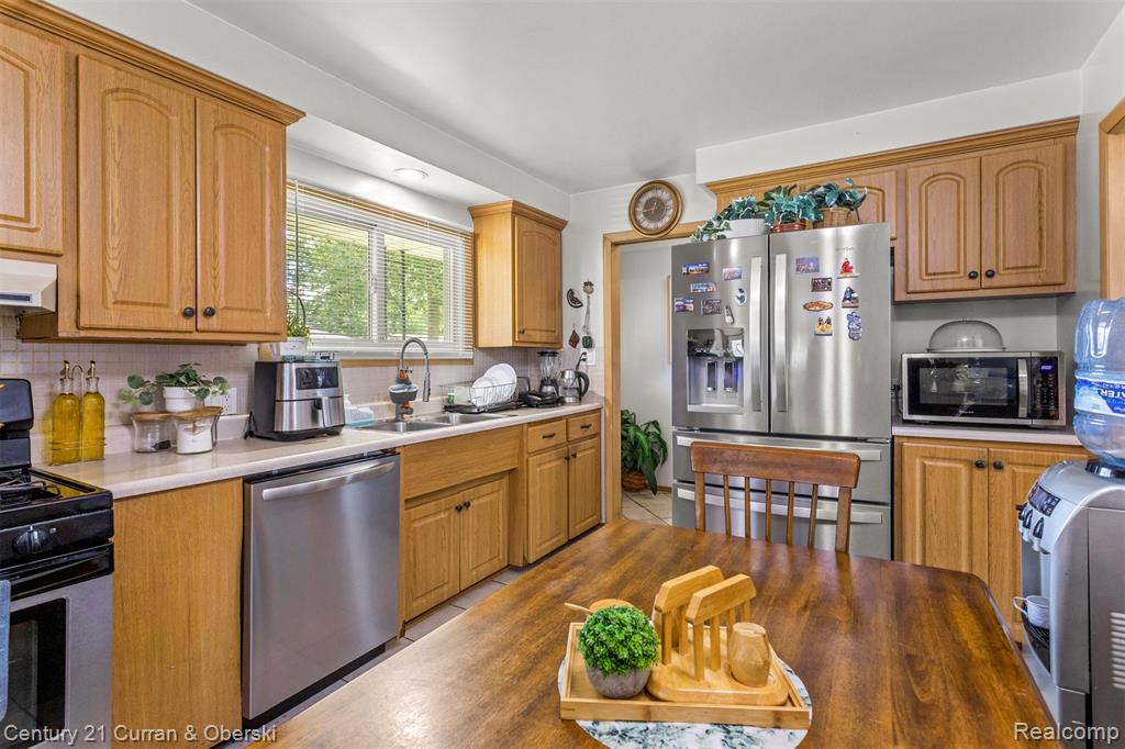 6647 Shadowlawn Street, Dearborn Heights, MI 48127 — Photo 8