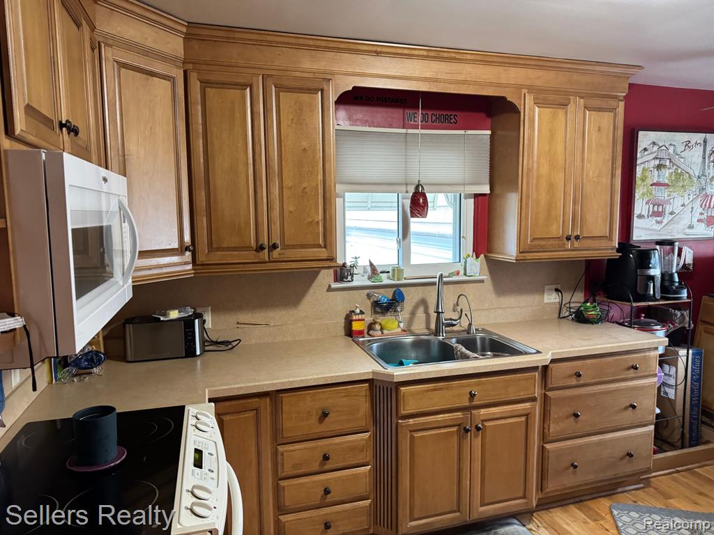 830 COUTANT Street, Flushing, MI 48433 — Photo 5