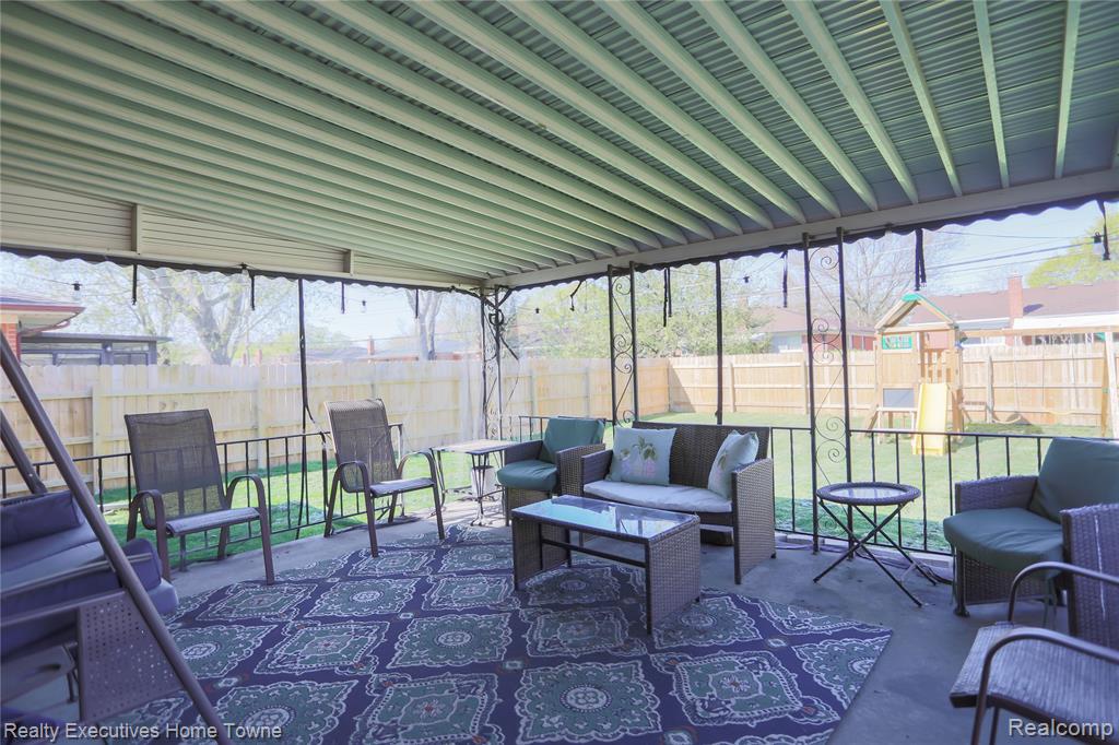 29847 Palomino Drive, Warren, MI 48093 — Photo 9