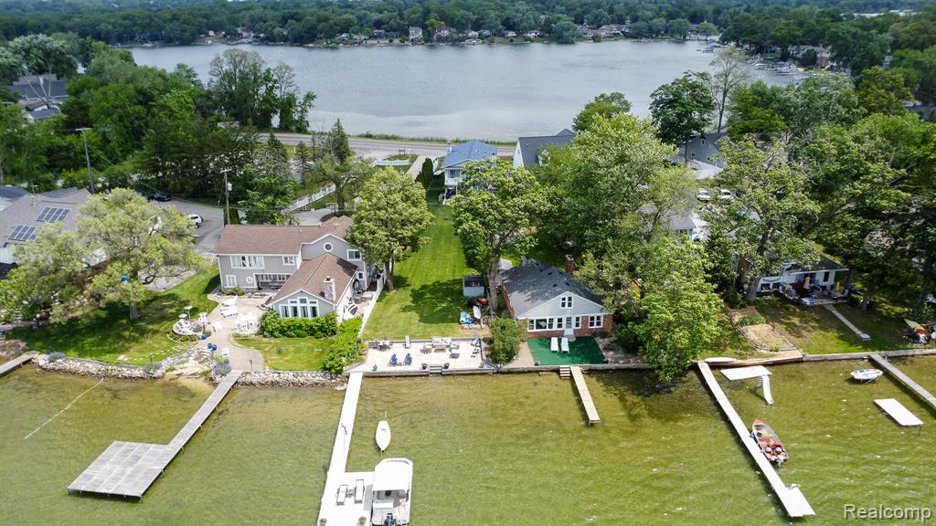 8691 Cooley Lake Road, Commerce Twp, MI 48382 — Photo 4