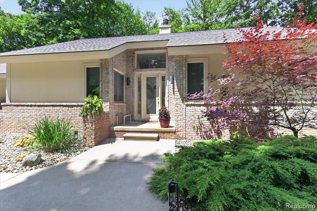 5388 Hartland Road, Fenton, MI 48430 — Photo 3