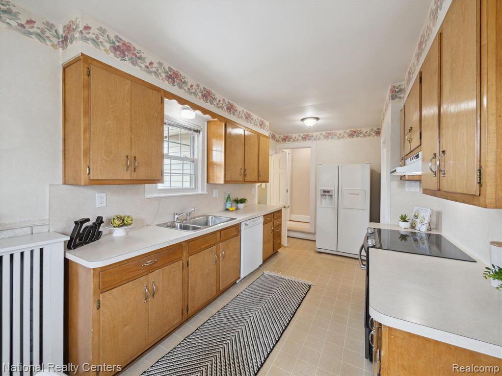 422 HENDRIE Boulevard, Royal Oak, MI 48067 — Photo 16