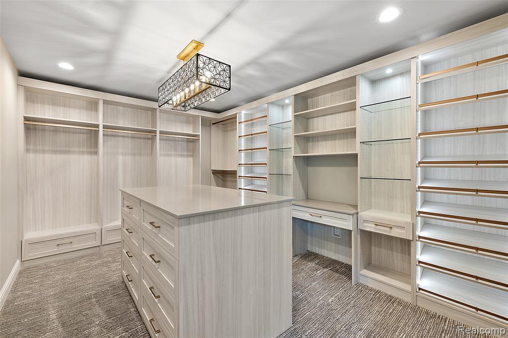 3268 Willis Drive, Oakland, MI, 48306