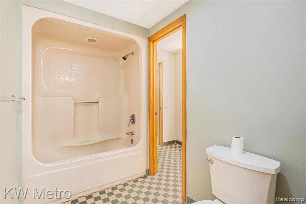6545 PARK VALLEY Drive, Clarkston, MI 48348 — Photo 36