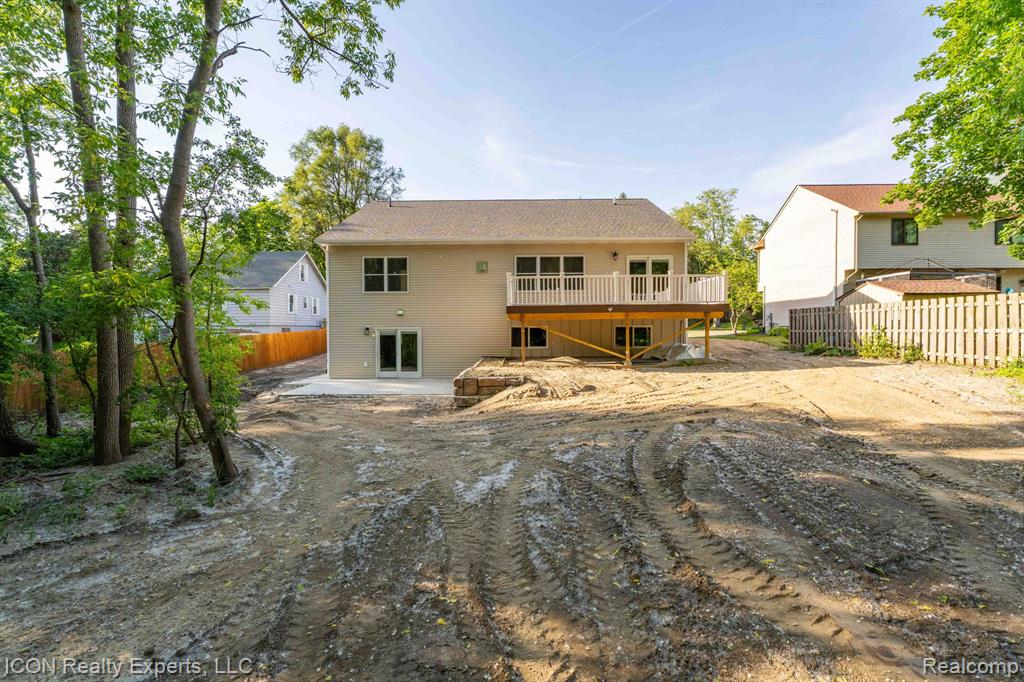 3907 Pontiac Lake Road, Waterford, MI 48328 — Photo 41