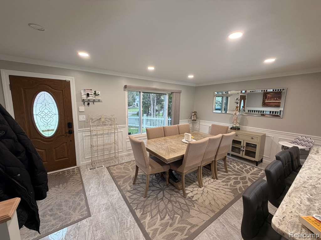 4803 Crestbrook Drive, Waterford, MI 48328 — Photo 2