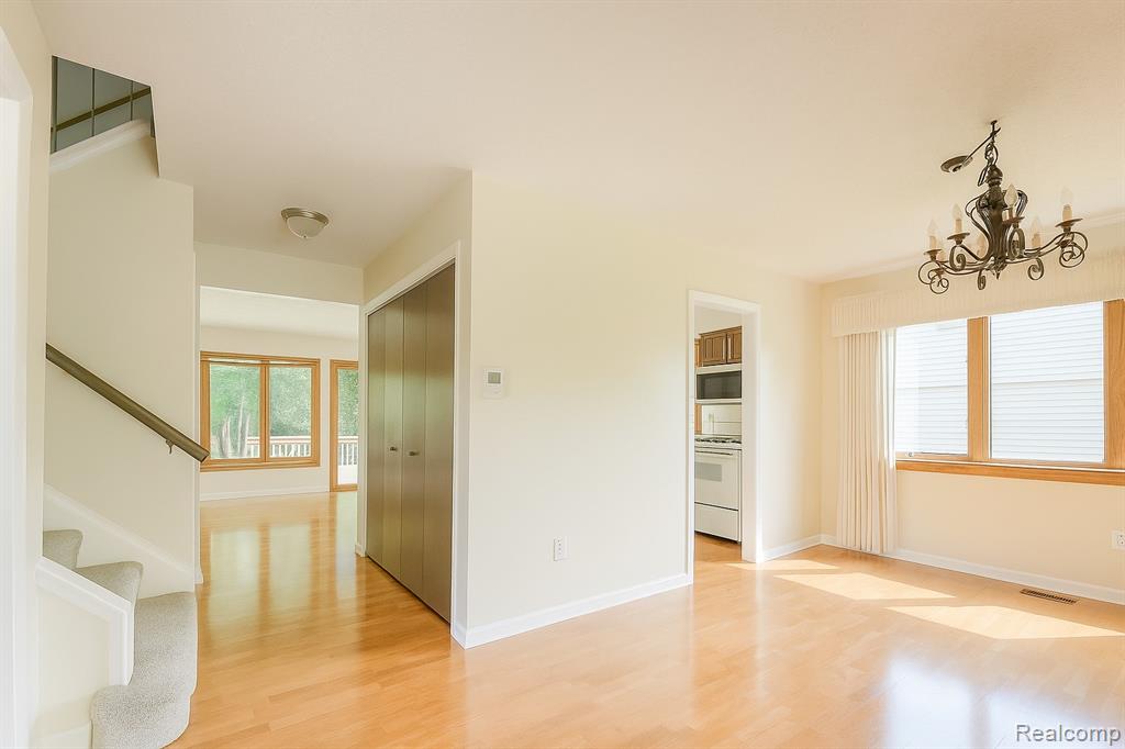 4052 Bristol Drive, Troy, MI 48085 — Photo 3