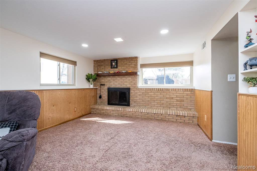 39856 Parklawn Drive, Sterling Heights, MI 48313 — Photo 27