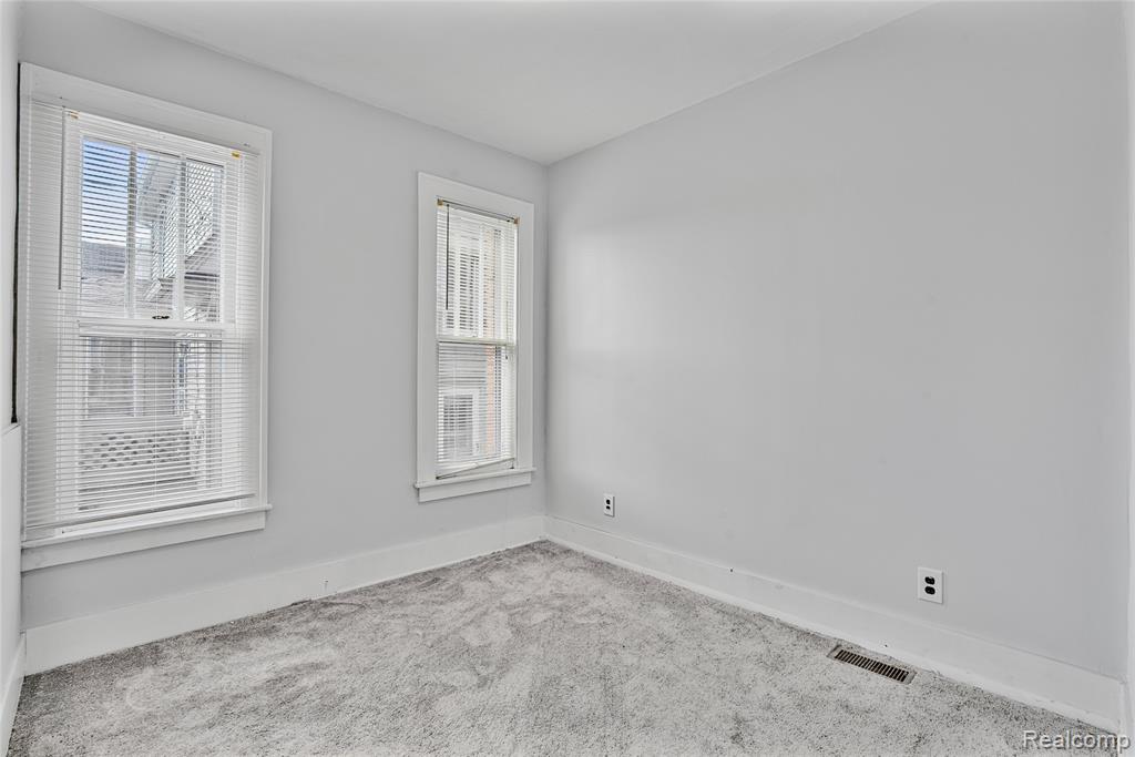 611 Emmons Boulevard, Wyandotte, MI 48192 — Photo 15