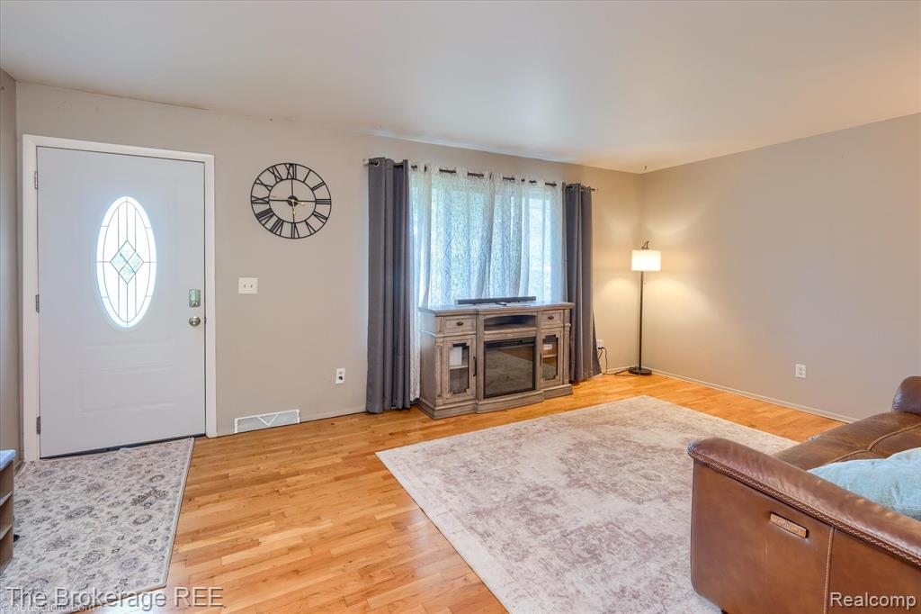 5042 Cook Road, Swartz Creek, MI 48473 — Photo 15