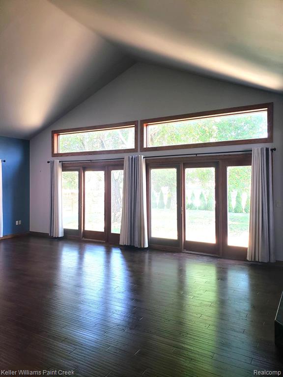 582 W HAMLIN Road, Rochester Hills, MI 48307 — Photo 17