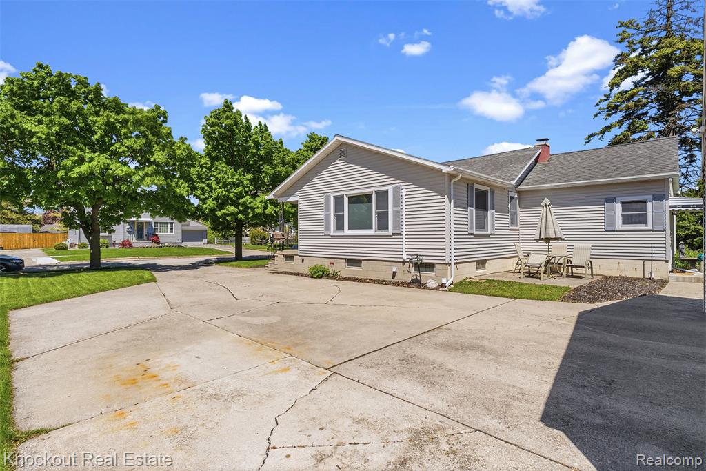 705 Burns Street, Essexville, MI 48732 — Photo 28