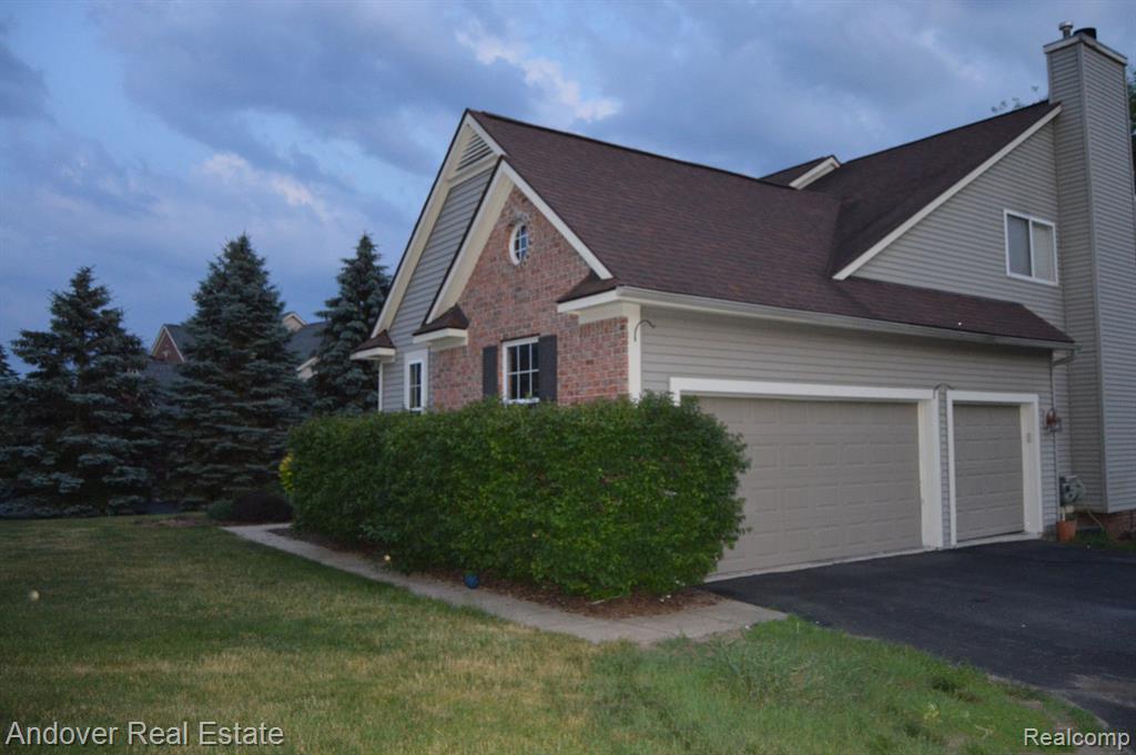 2650 SANDHILL Drive, Dexter, MI 48130 — Photo 2