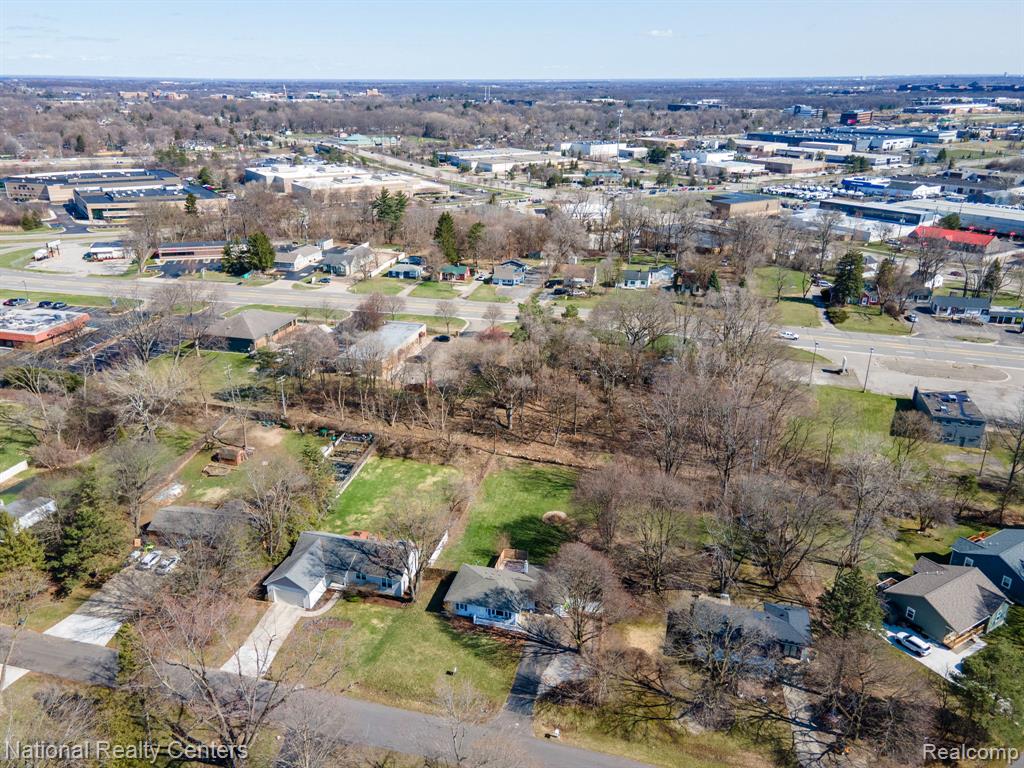 2654 Hatton Road, Auburn Hills, MI 48326 — Photo 34