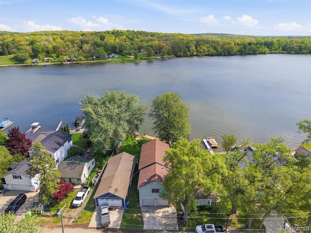 8868 Tackles Drive, White Lake, MI — Photo 43