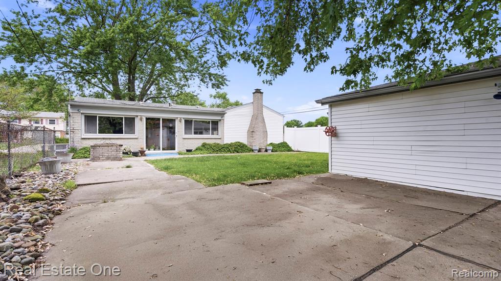 9384 Elaine Court, Taylor, MI 48180 — Photo 25