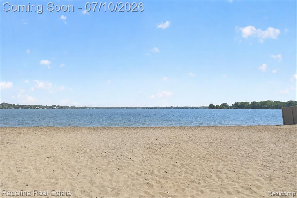 420 Boardwalk Drive, Walled Lake, MI 48390 — Photo 35