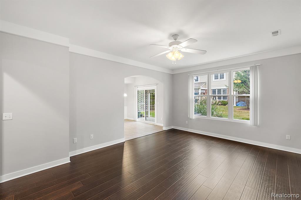 6235 Windemere Lane, Utica, MI 48316 — Photo 13