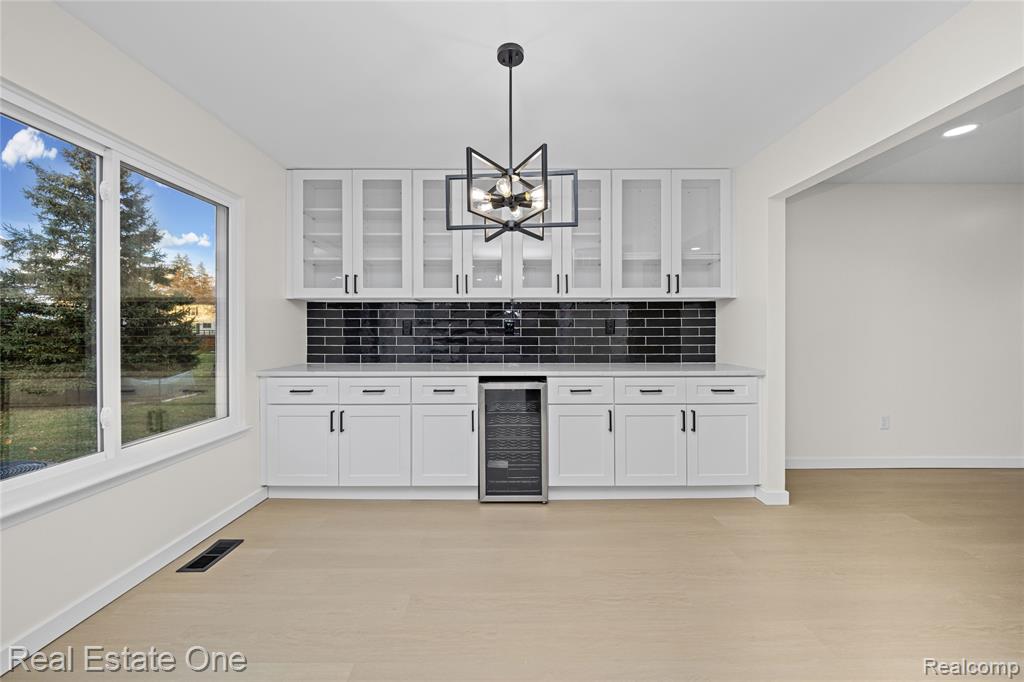 5426 N Piccadilly, West Bloomfield, MI — Photo 17