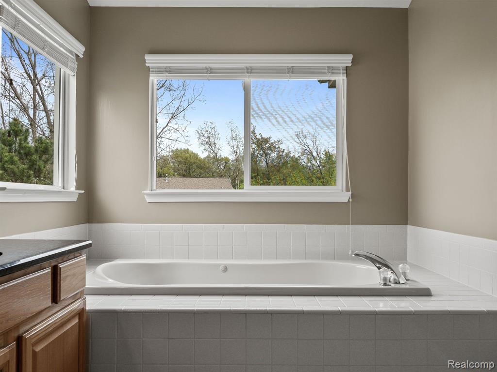 4651 Rosewood Lane, West Bloomfield, MI 48323 — Photo 25