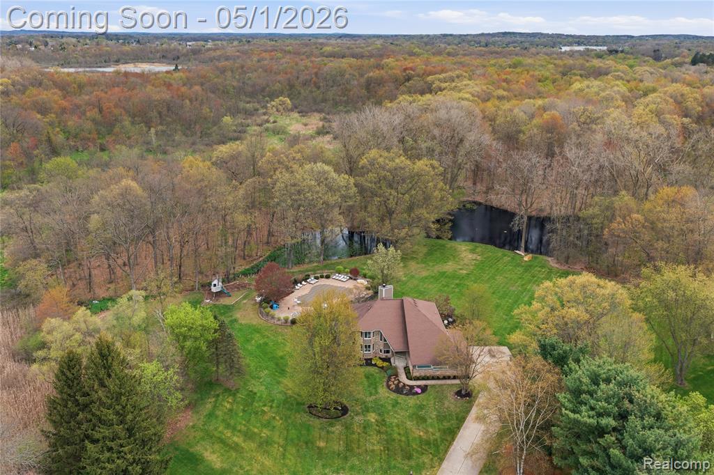 7527 Koby Court, White Lake, MI 48383 — front exterior