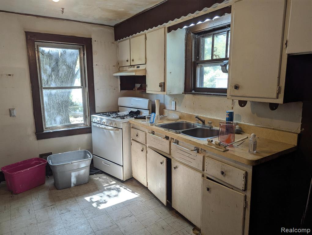 69 W RUTGERS Avenue, Pontiac, MI 48340 — Photo 12