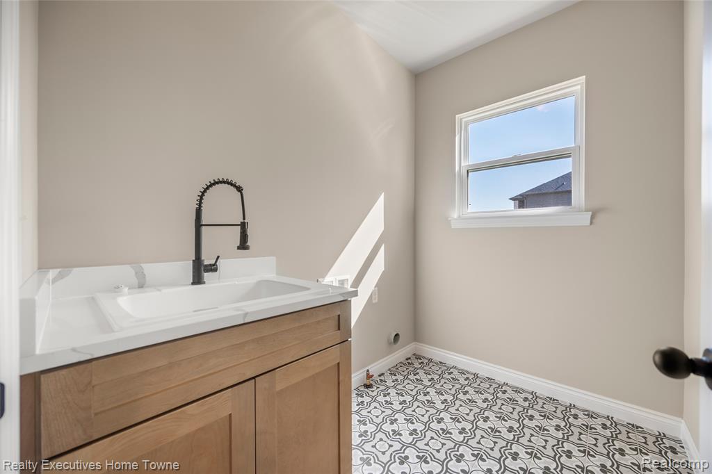 35962 Cascade Drive, New Baltimore, MI 48047 — Photo 16