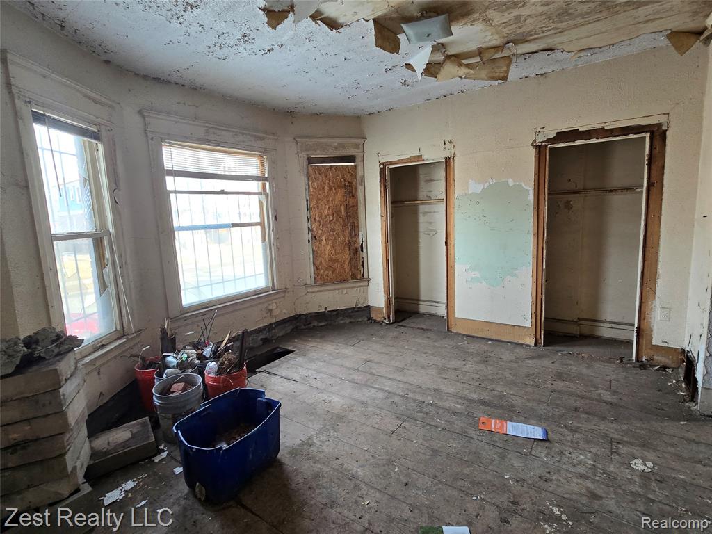 691 Clairmount Street, Detroit, MI 48202 — Photo 7