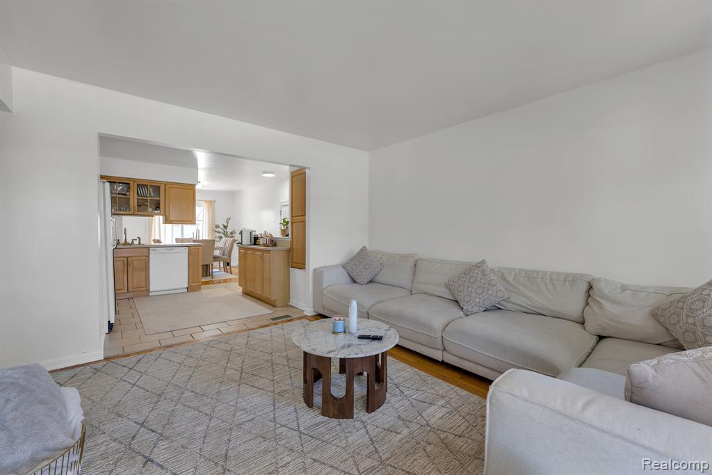 6499 Mayburn Street, Dearborn Heights, MI 48127 — Photo 15