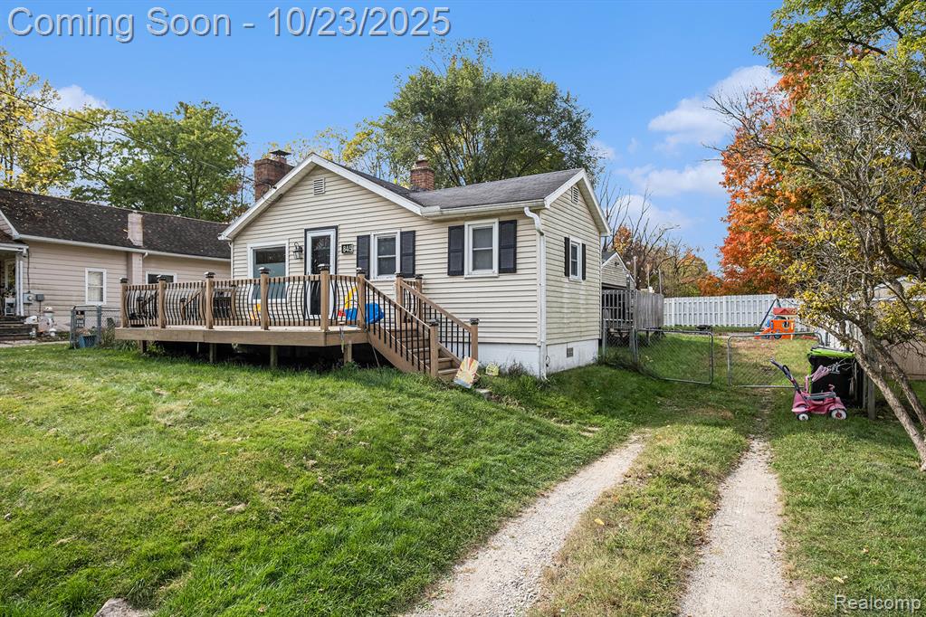 845 N East Street, Fenton, MI 48430 — Photo 2