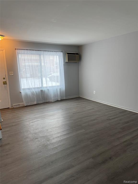 29270 TESSMER, Madison Heights, MI 48071 — Photo 2