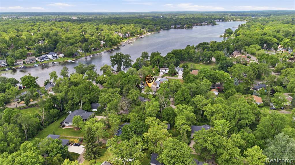 6790 Edwood Avenue, West Bloomfield, MI 48324 — Photo 40