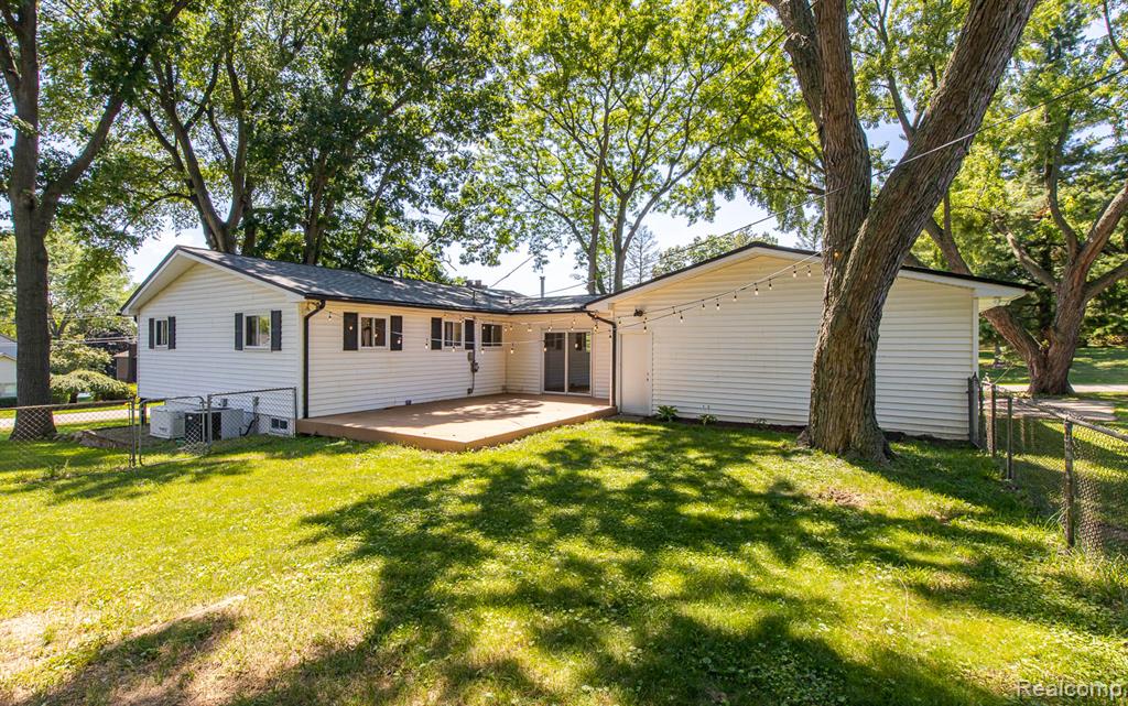 7709 Shelley Drive, Clarkston, MI 48348 — Photo 61