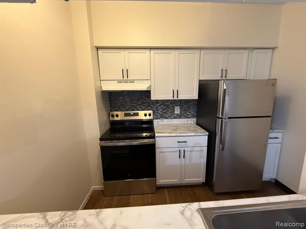 590 PARKVIEW Drive, Detroit, MI 48214 — Photo 7